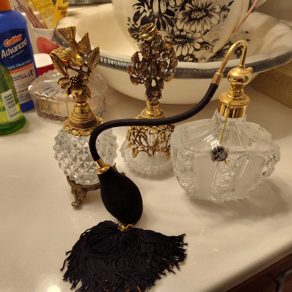 Elegant Vintage Gold Tone and Crystal Perfume Bottle 8 piece Set - Picture 11 of 16
